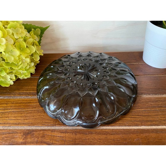 Vintage Smoke Gray Scalloped Divided Plate - Picture 4 of 4